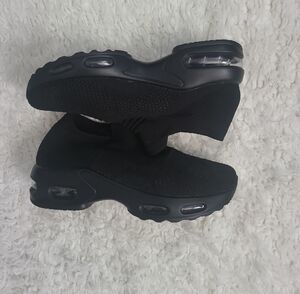 Amazon Essentials Black Athletic Shoes